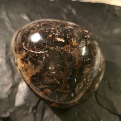 Opale noire de Madagascar - pièce unique 1 - 1ere chakra